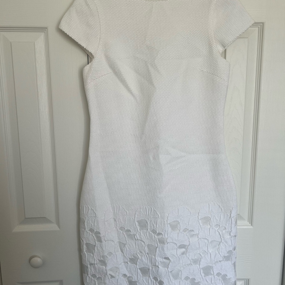 Ted baker elegant White textired fabric Dress size 2